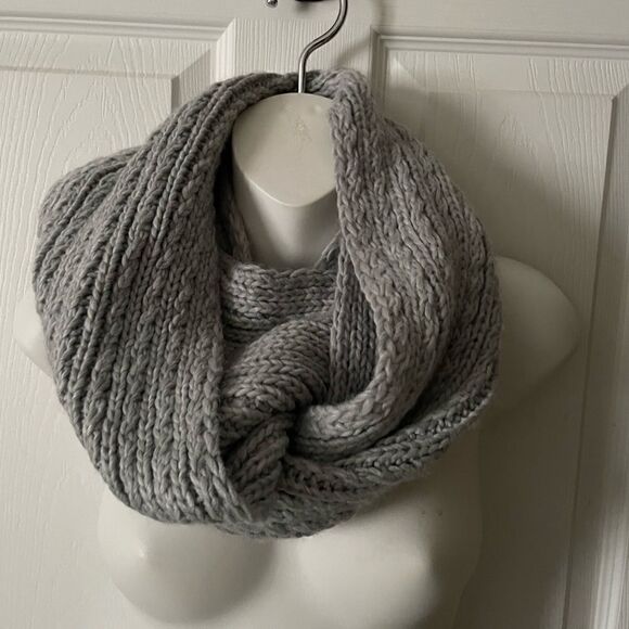 West Loop Knit Infinity Scarf Grey Neck Warmer - Picture 1 of 3